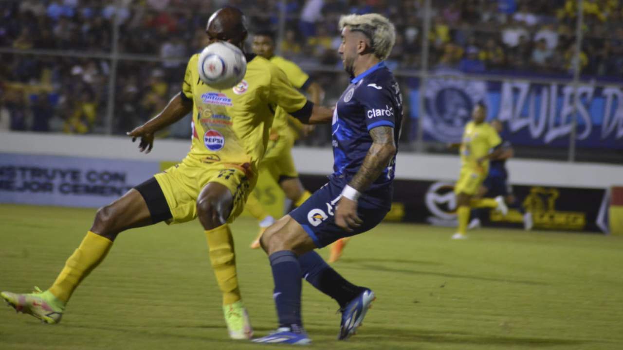 Motagua vence a domicilio a Génesis gracias a una noche heroica con golazo de Jonathan Rougier