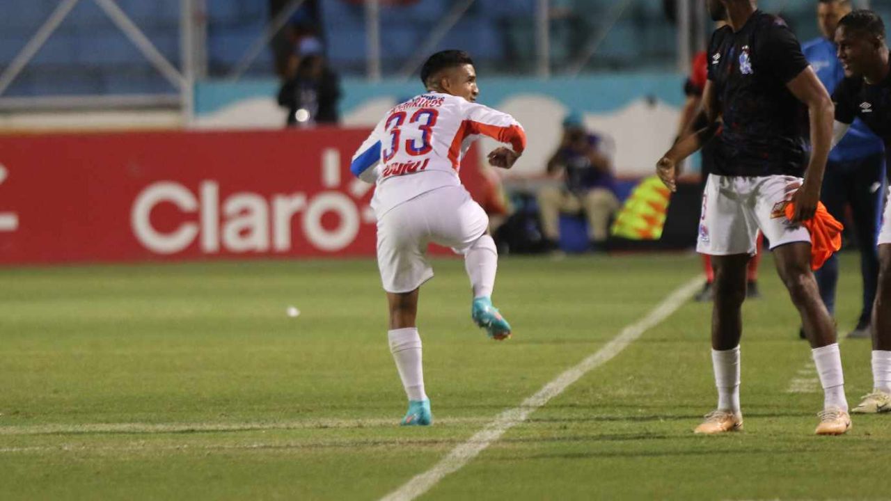 ¡Sigue el invicto! Olimpia mantiene su paternidad ante Motagua en clásicos
