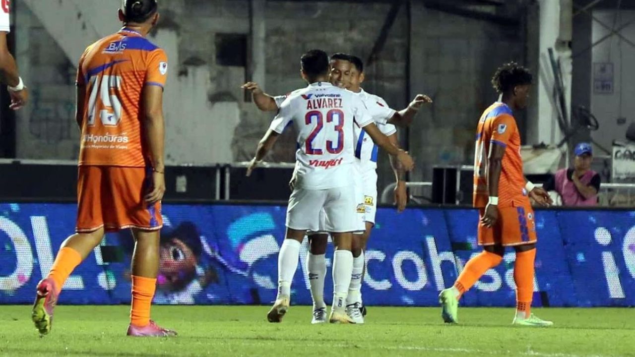 ¡Leyendas eternas! Olimpia hace historia y alcanza el récord de 40 partidos invictos al vencer a Lobos UPN
