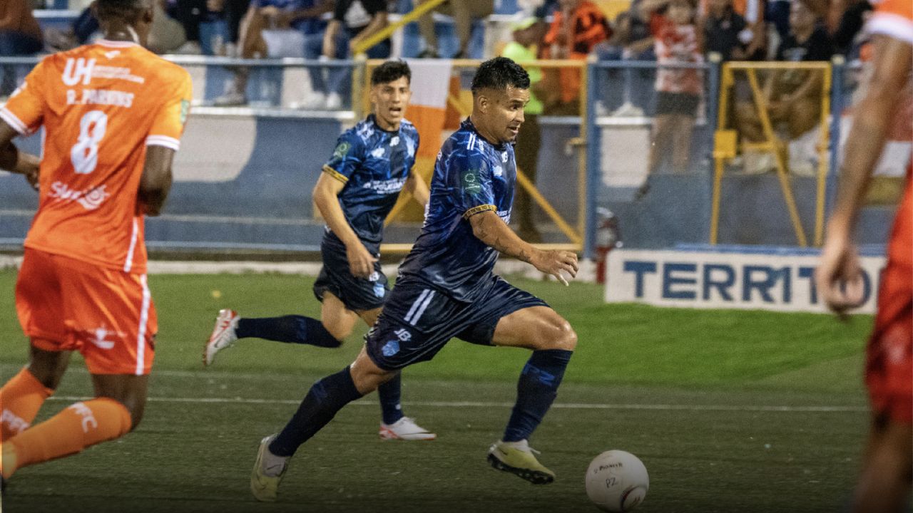 Patón Mejía anota su primer gol como legionario y da victoria a Pérez Zeledón