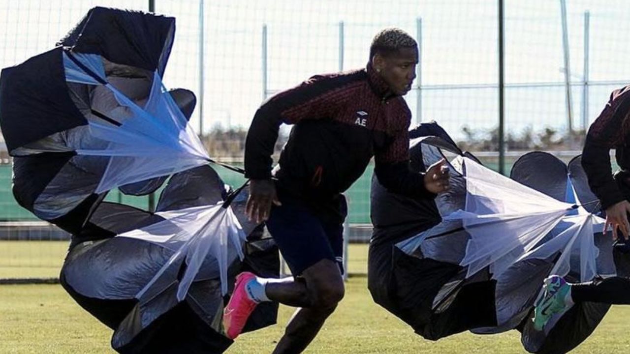 La decisión de Romell Quioto tras rescindir contrato con el Tractor SC del fútbol de Irán