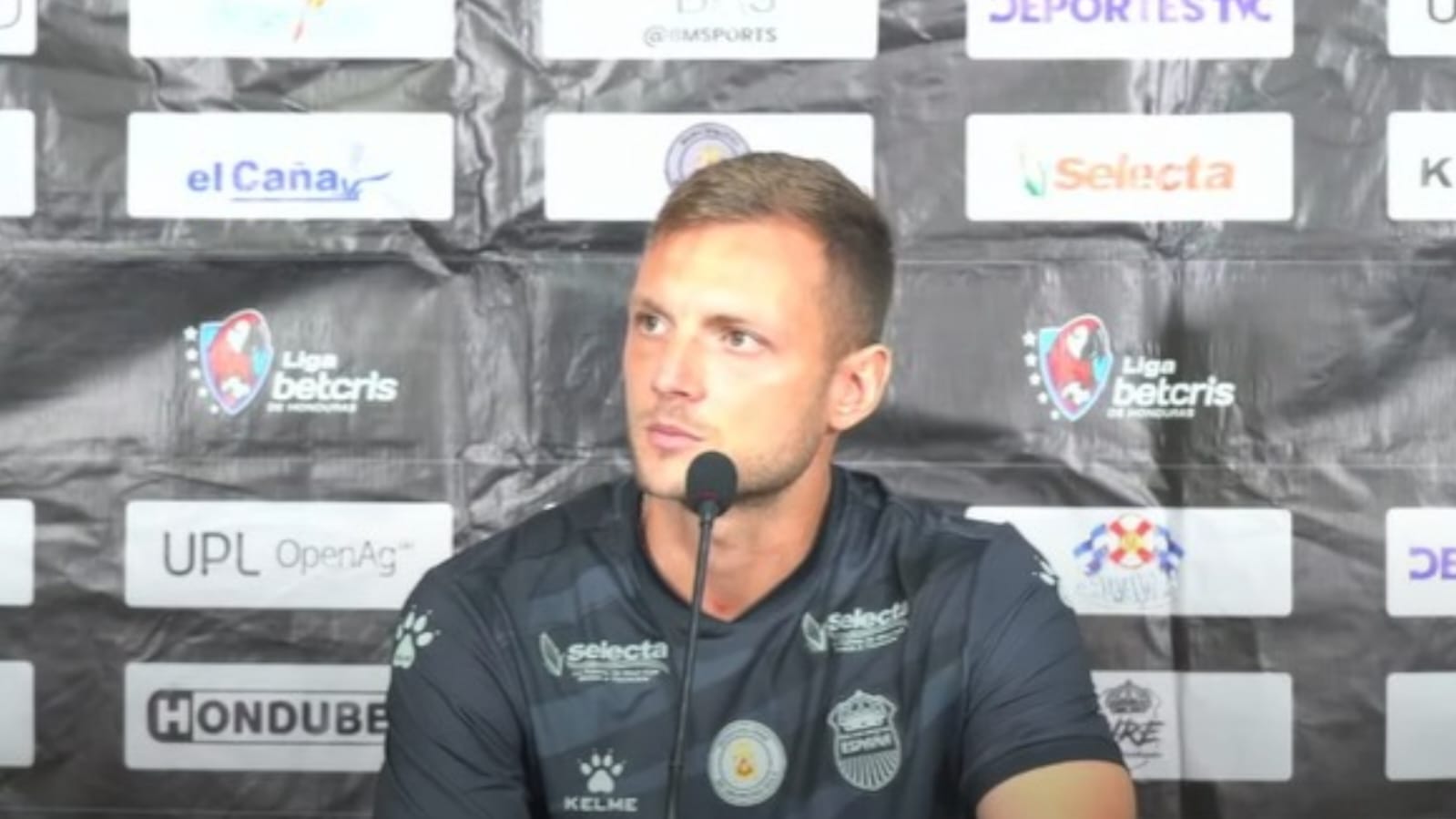 Jugador argentino del Real España llena de elogios a la Liga Nacional