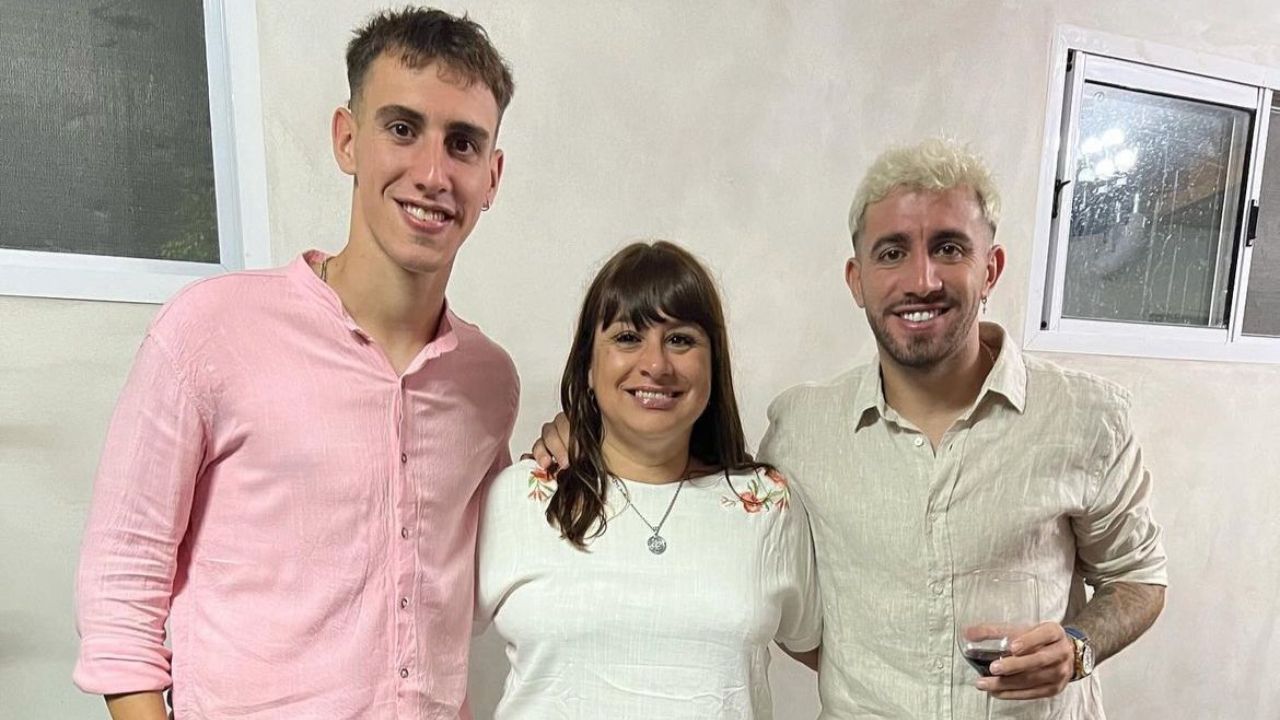 El afectivo gesto de Agustín Auzmendi con su madre tras recibir premio de Concacaf