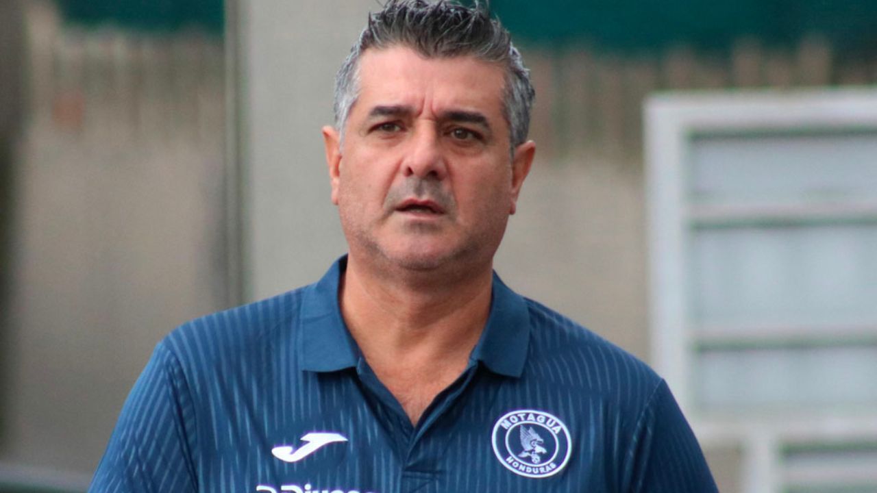 La curiosa broma de Diego Vazquez al hablar del arbitraje en partido vs Olancho