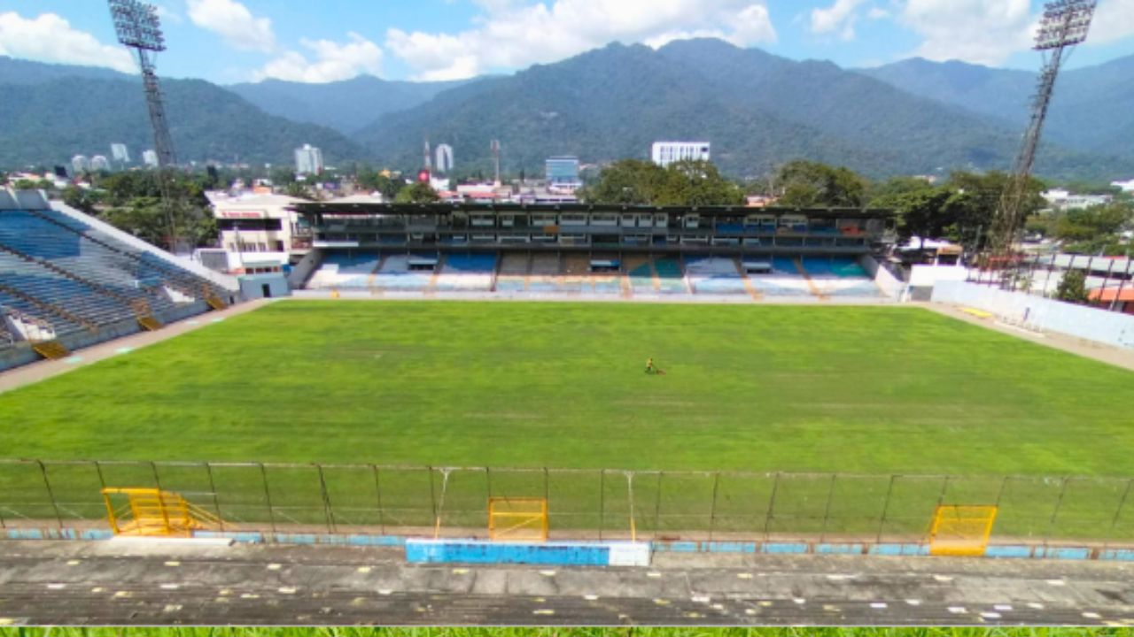 Estadio Morazán de San Pedro Sula brinda tremenda noticia relacionada a su grama híbrida