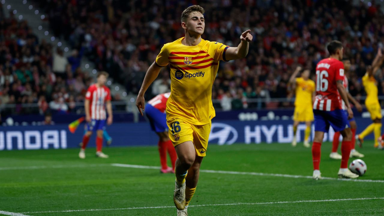 Barcelona goleó al Atlético de Madrid y consigue un nuevo puesto en la tabla