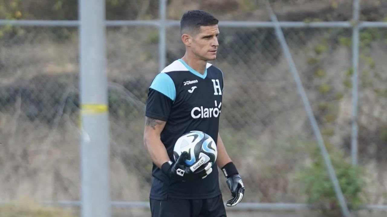 Jonathan Rougier, el primer portero naturalizado hondureño en debutar con la selección