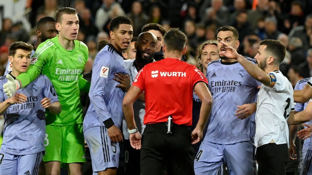 El insulto de Jude Bellingham al árbitro en Valencia que le costará una dura sanción