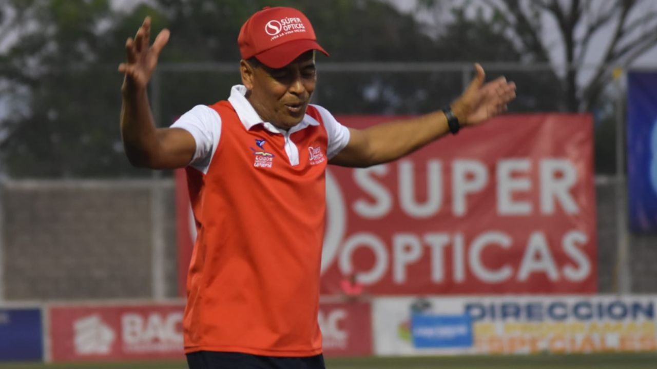 Juan Flores renuncia de Lobos UPN y deja tremendo reclamo tras su decisión