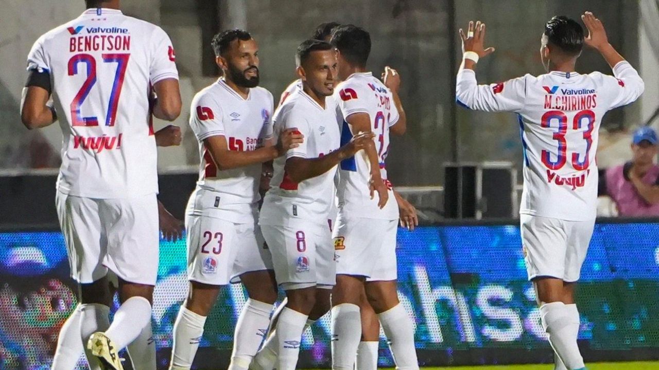 Figura de Olimpia anuncia que quiere ser entrenador y de asistente desea a Jorge Álvarez