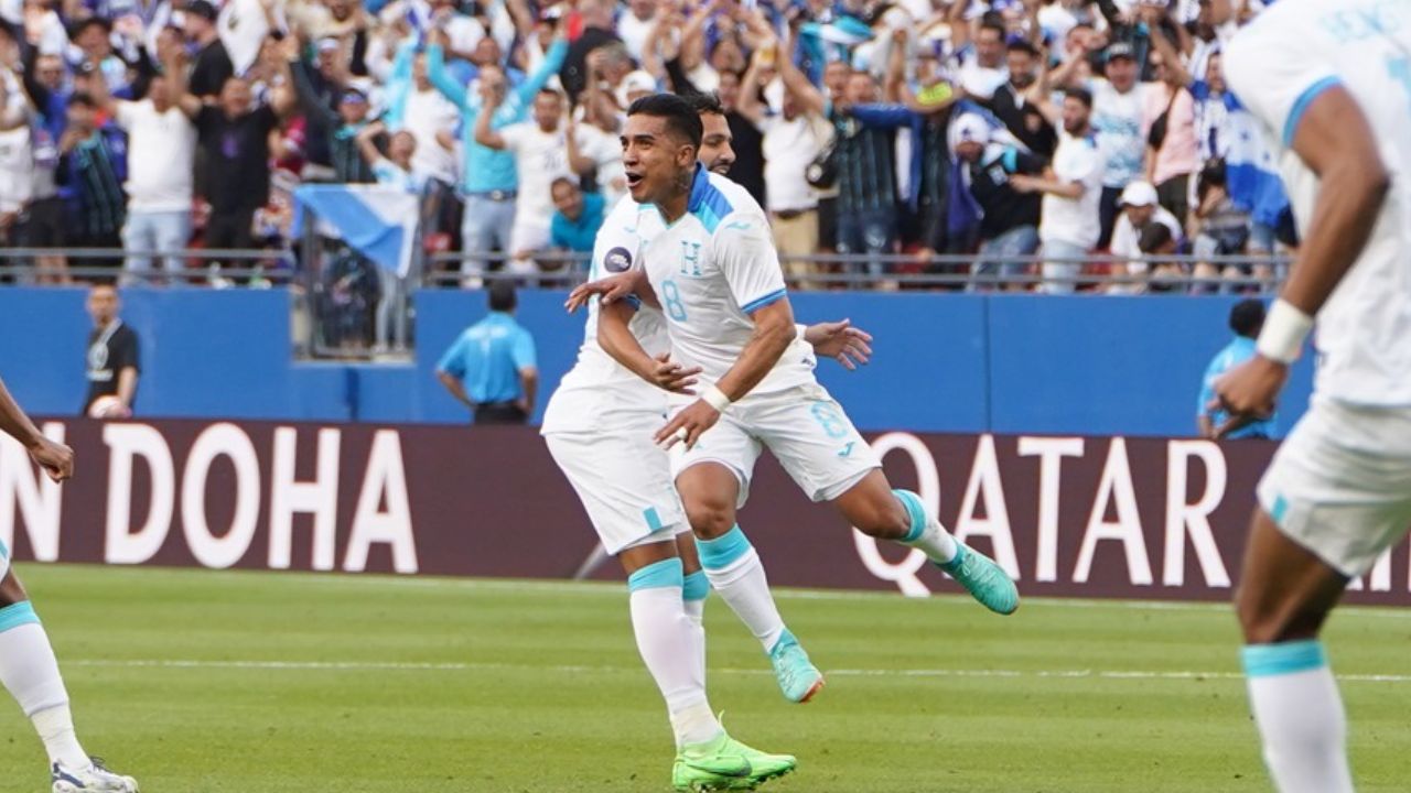 Michaell Chirinos recibe tremenda propuesta tras su golazo ante Costa Rica
