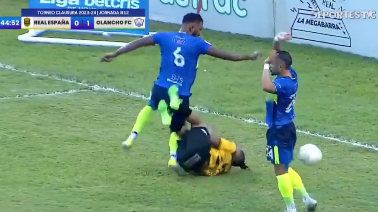 El polémico penal concedido al Real España ante el Olancho FC en el Estadio Olímpico