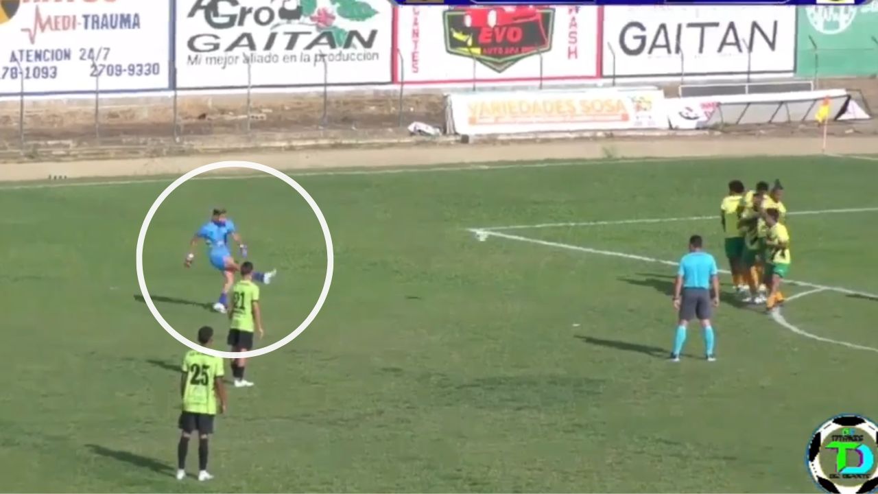 Portero hondureño causa revuelo tras anotar tres goles en partido de Liga Mayor