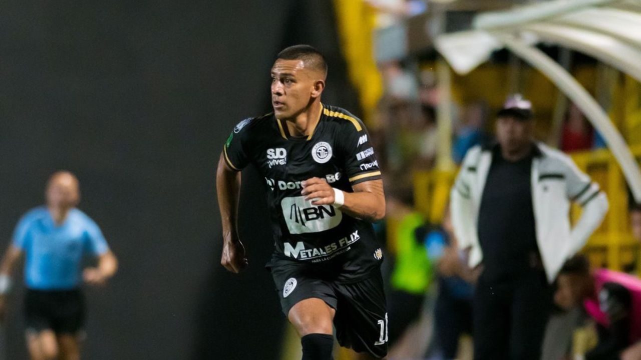 Alejandro Reyes vuelve a ser protagonista en Costa Rica