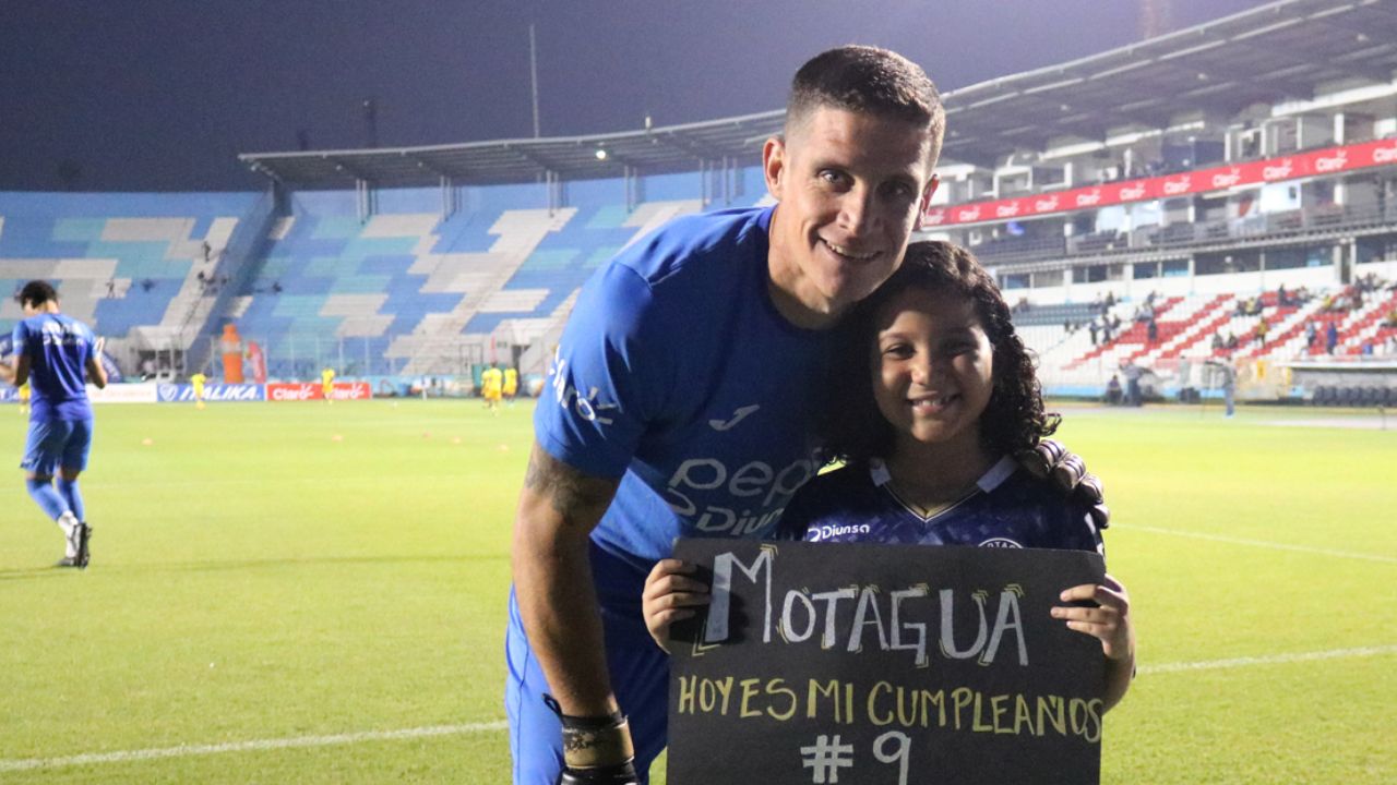 Motagua le cumple el sueño a una niña aficionada en el estadio Nacional Chelato Uclés