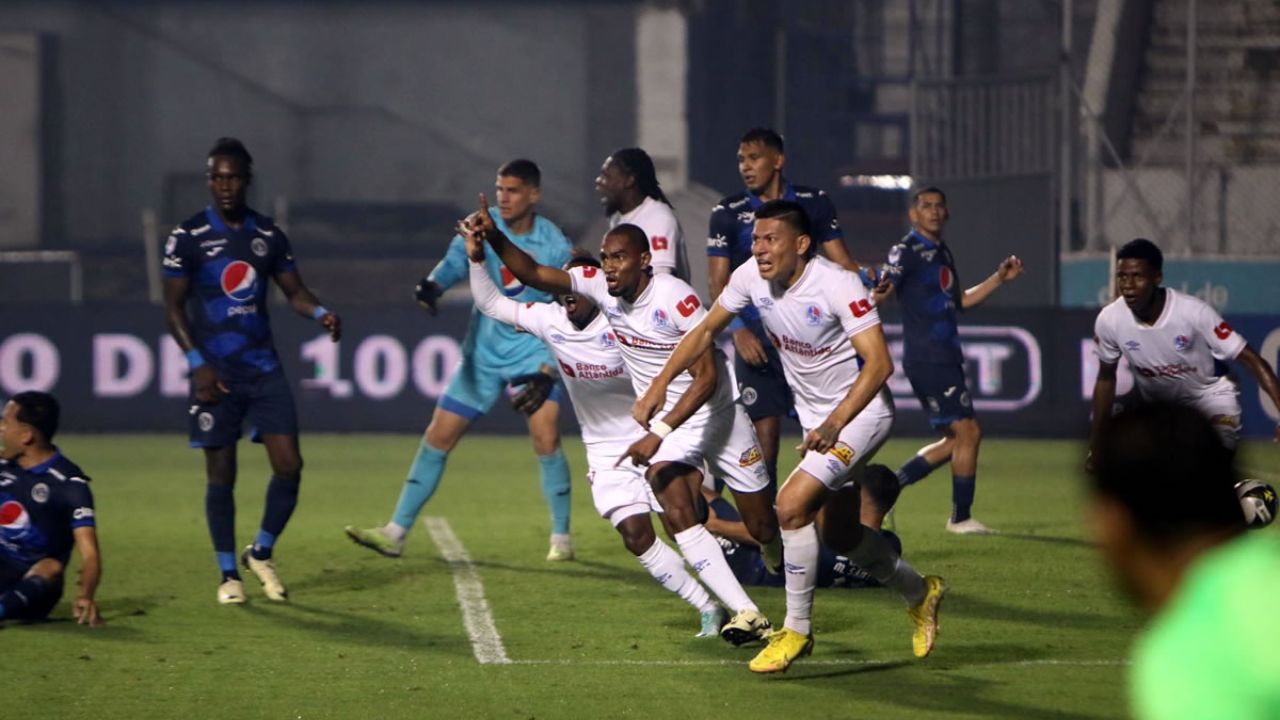 Jerry Bengtson y Olimpia le amargan la fiesta al Motagua