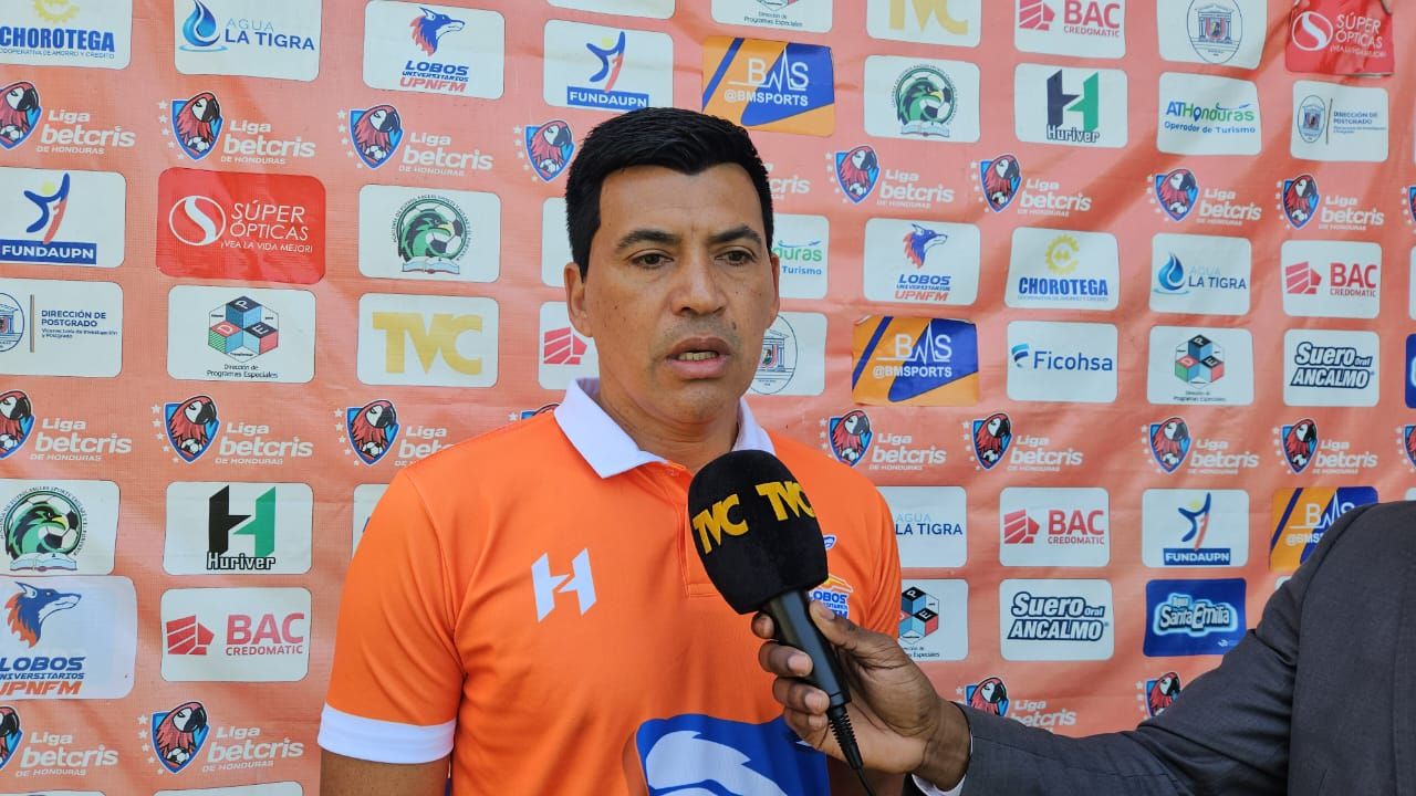 Técnico Lobos UPNFM lanza un contundente desafío al Olancho FC