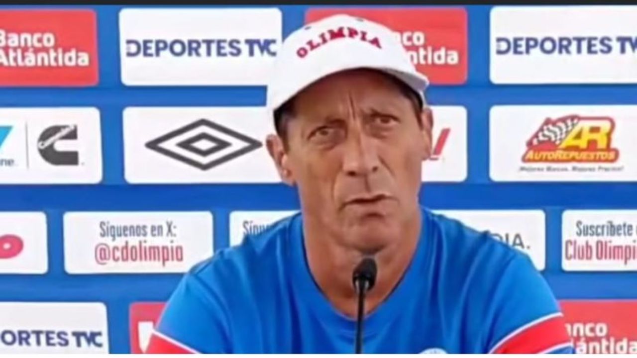 Pedro Troglio le contesta a Samuel García y se retracta de su opinión sobre las canchas