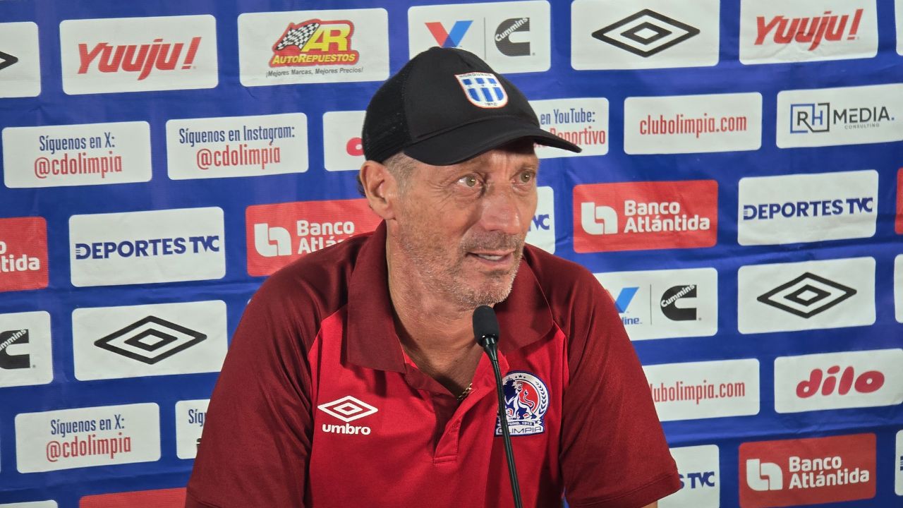 Pedro Troglio destaca a sus dirigidos por ganar con uno menos y explica si se ve bicampeón invicto