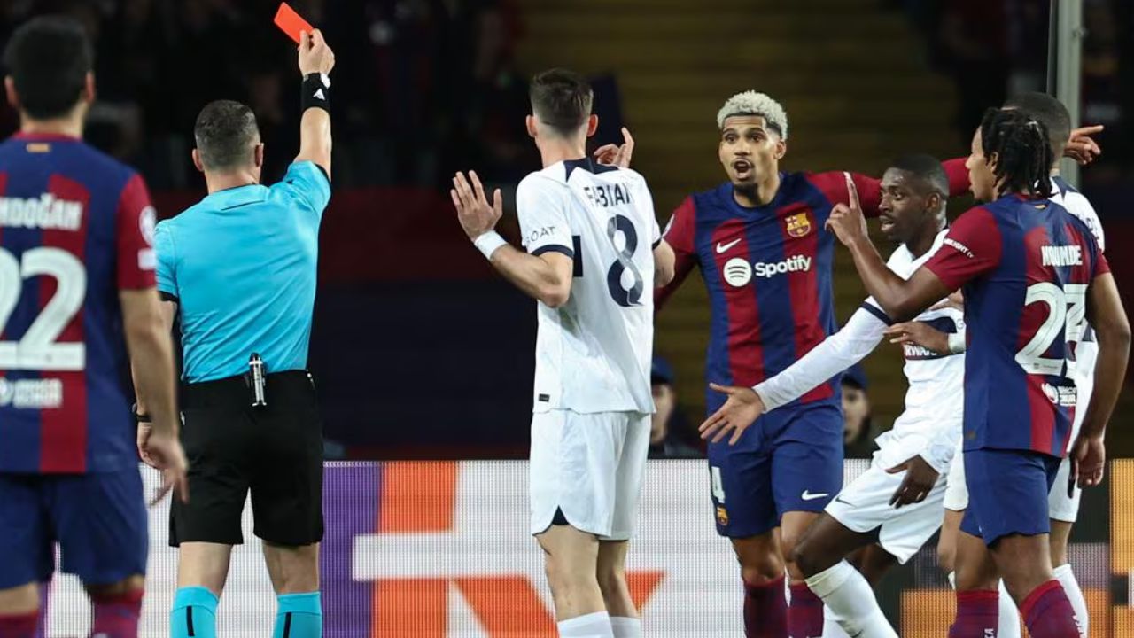 Barcelona tomaría una súbita decisión con Ronald Araújo tras su error ante el PSG