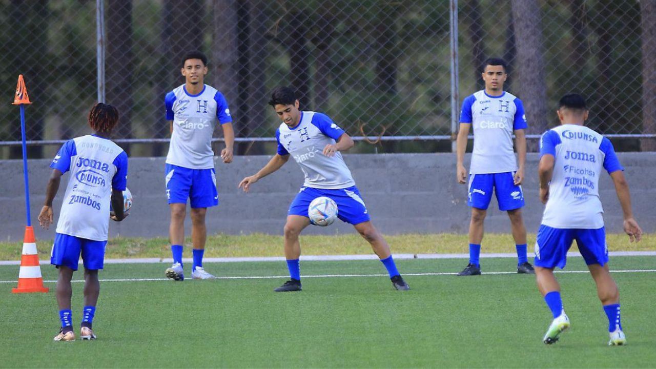Futbolista hondureño que padece cáncer recibe inesperada ayuda económica