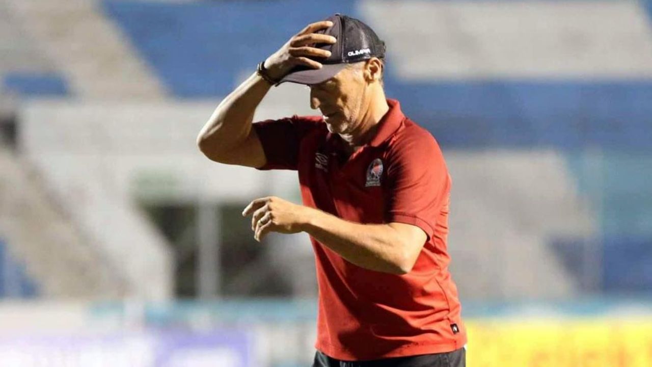 Pedro Troglio toma inesperada decisión tras sufrir segunda derrota al hilo con Olimpia