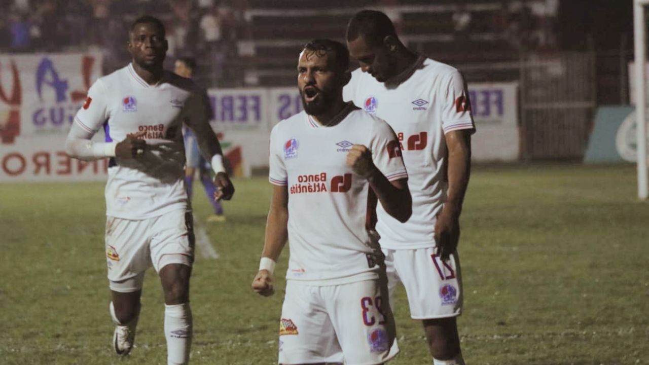Olimpia remonta ante Real Sociedad y mantiene vigente el invicto a 44 partidos
