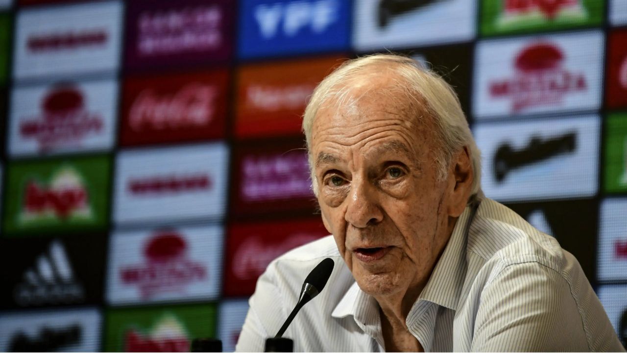 Muere a los 85 años César Luis Menotti el flaco que revolucionó el fútbol