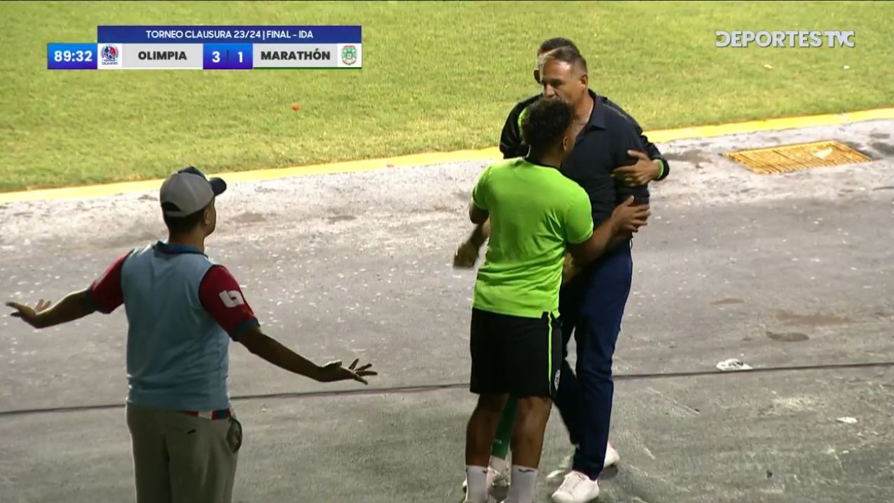 Tota Medina discutió con un recogepelotas previo al final del partido vs Olimpia