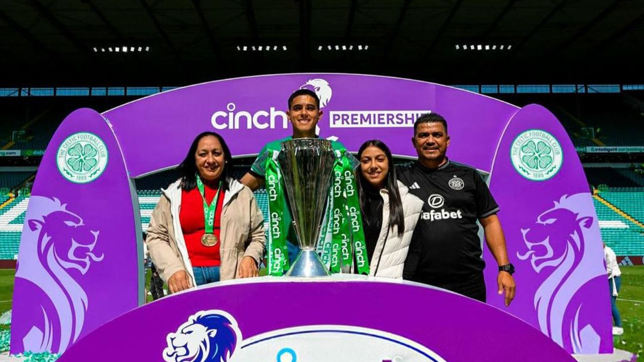 Luis Palma comparte emotivo con su familia tras ganar la liga con el Celtic