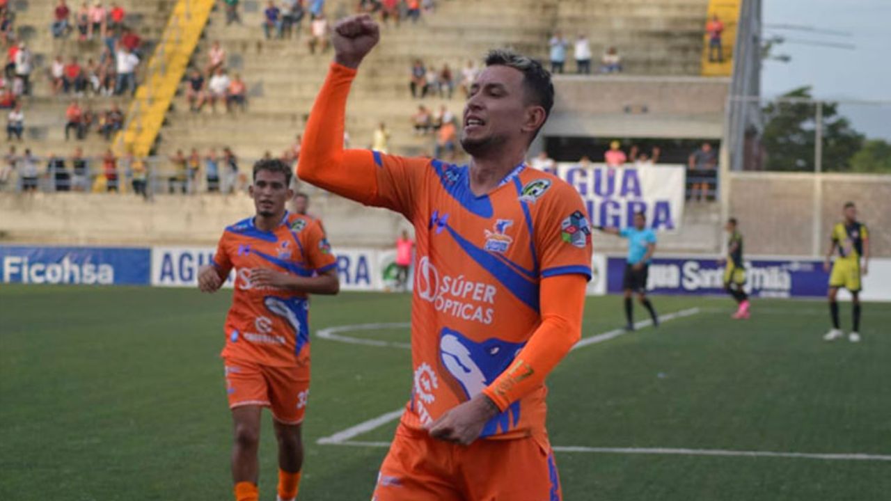 Erick Andino le deja guiño a club grande de Liga Nacional tras quedarse sin equipo