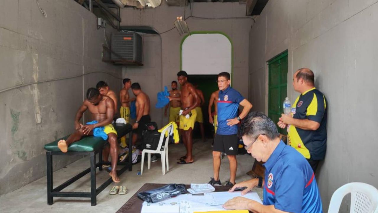 Jugadores del Génesis sufren problema a su llegada al estadio Yankel Rosenthal
