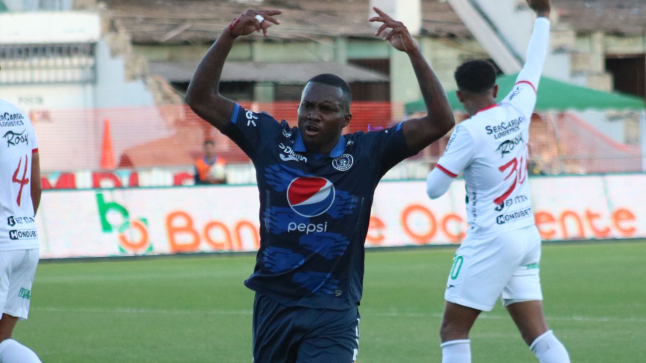 Motagua oficializa la renovación de Carlos Zapatilla Mejía