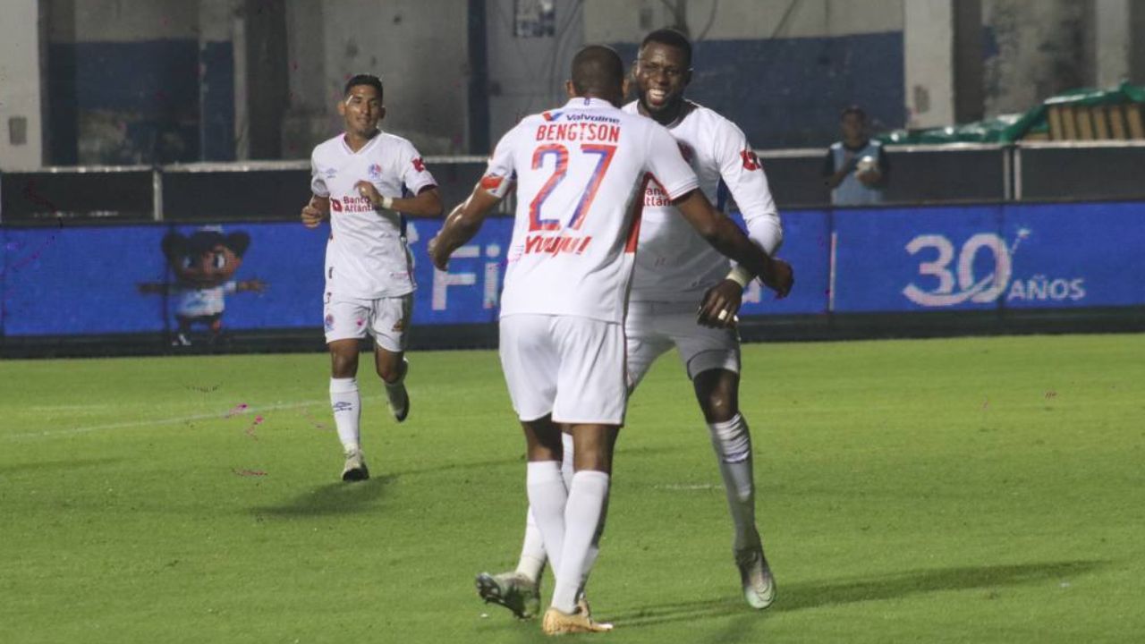 ¡Olimpia pega primero y saca buena renta ante Marathón en la Final de ida!
