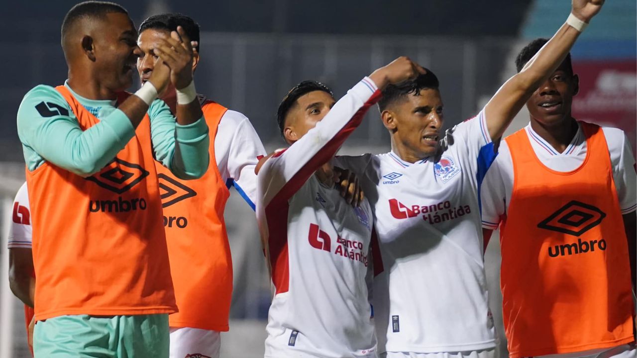 ¡Olimpia hace su tarea al remontar ante Real España y meterse en semifinales!