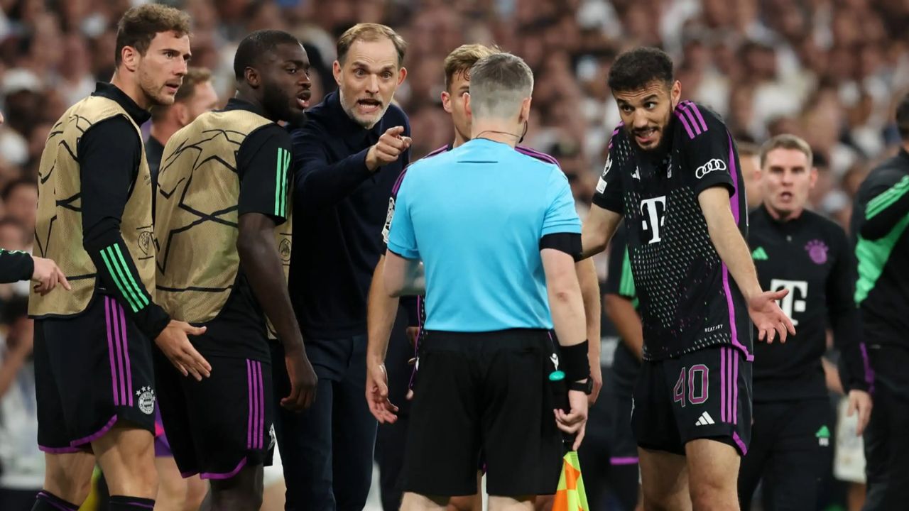 Entrenador del Bayern Múnich explota contra el arbitraje de duelo ante Real Madrid
