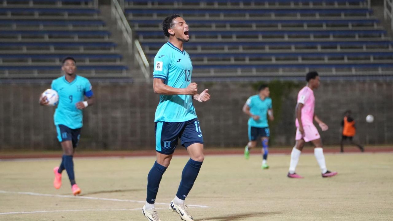 David Ruiz anota su primer gol con Honduras para recuperar la ventaja ante Bermudas