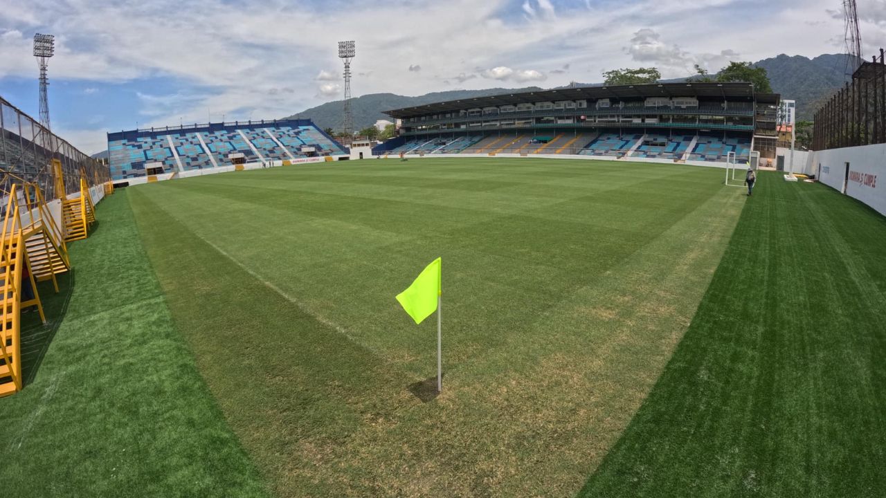 Esto tardarán en arreglar los defectos en la grama híbrida del estadio Morazán