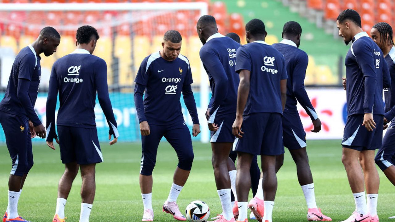 La Selección de Francia es afectada por virus previo a la Eurocopa 2024