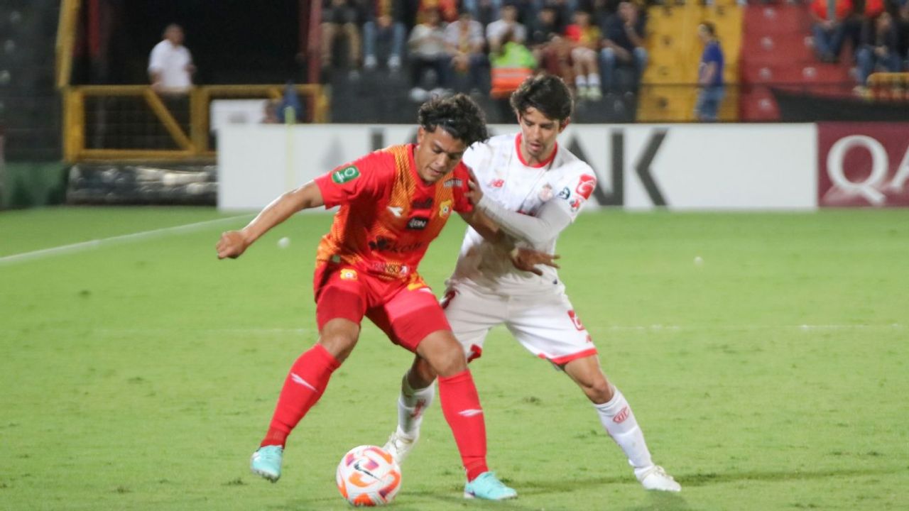 Joshua Canales se queda sin equipo tras ser dado de baja por el Herediano