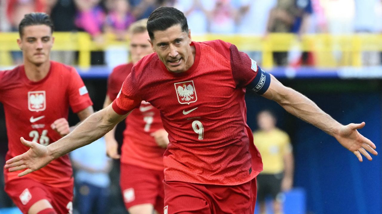 Polonia rescata el empate ante una deslucida Francia