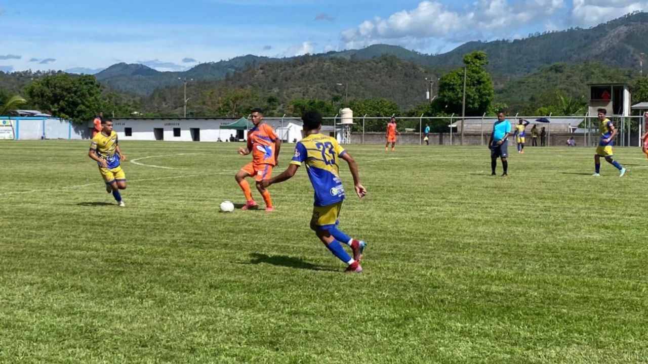 Lobos UPNFM no cree en nadie y golea en otro amistoso de pretemporada