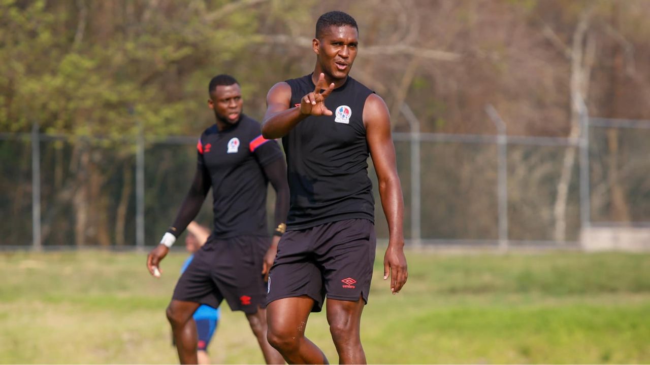 Brayan Beckeles buscaría salir del Olimpia para el Apertura 2024