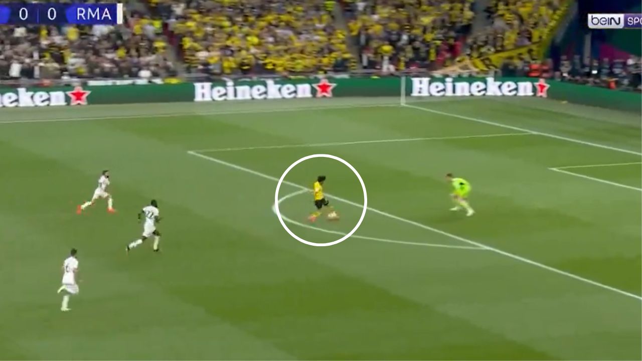 El increíble fallo de jugador del Borussia Dortmund ante Courtois