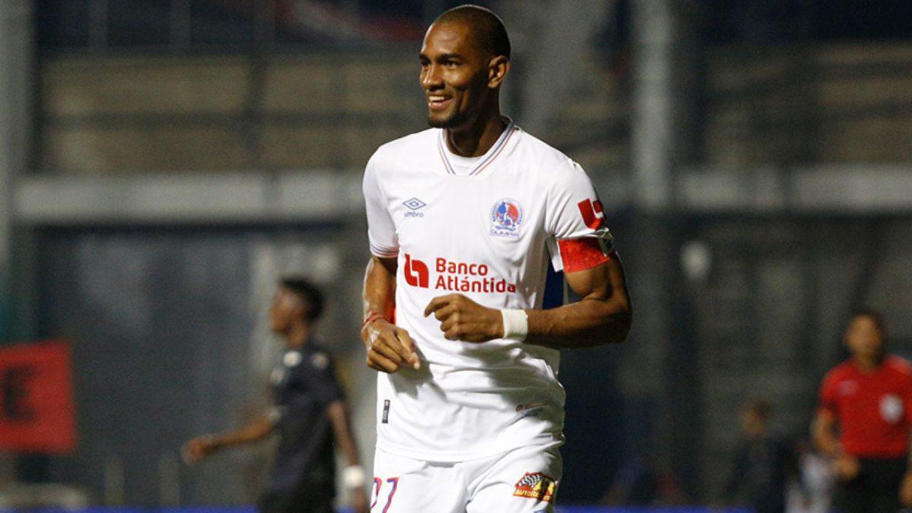 Jerry Bengtson ya renovó con Olimpia y buscará hacer historia en el Apertura 2024