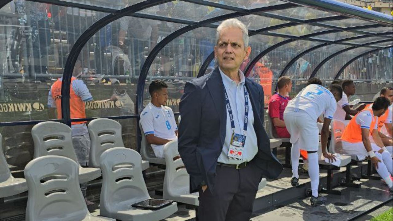 Reinaldo Rueda no regresará con la delegación de Honduras tras fecha FIFA
