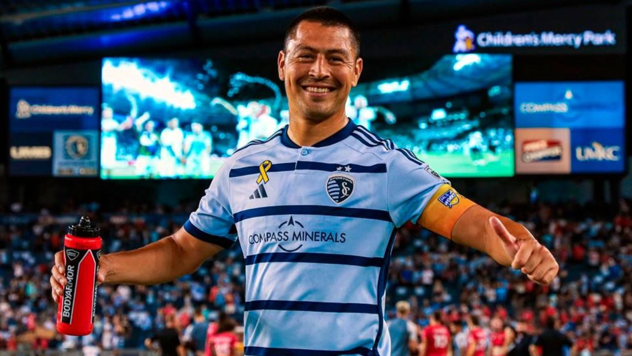 Roger Espinoza decide retirarse del fútbol a los 37 años