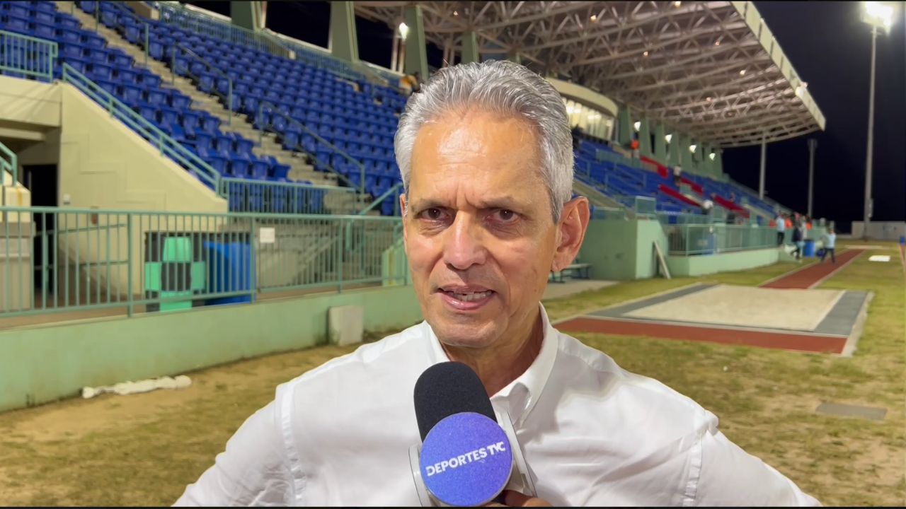Rueda confiesa el discurso que le dio a los jugadores de Honduras para que golearan a Bermudas