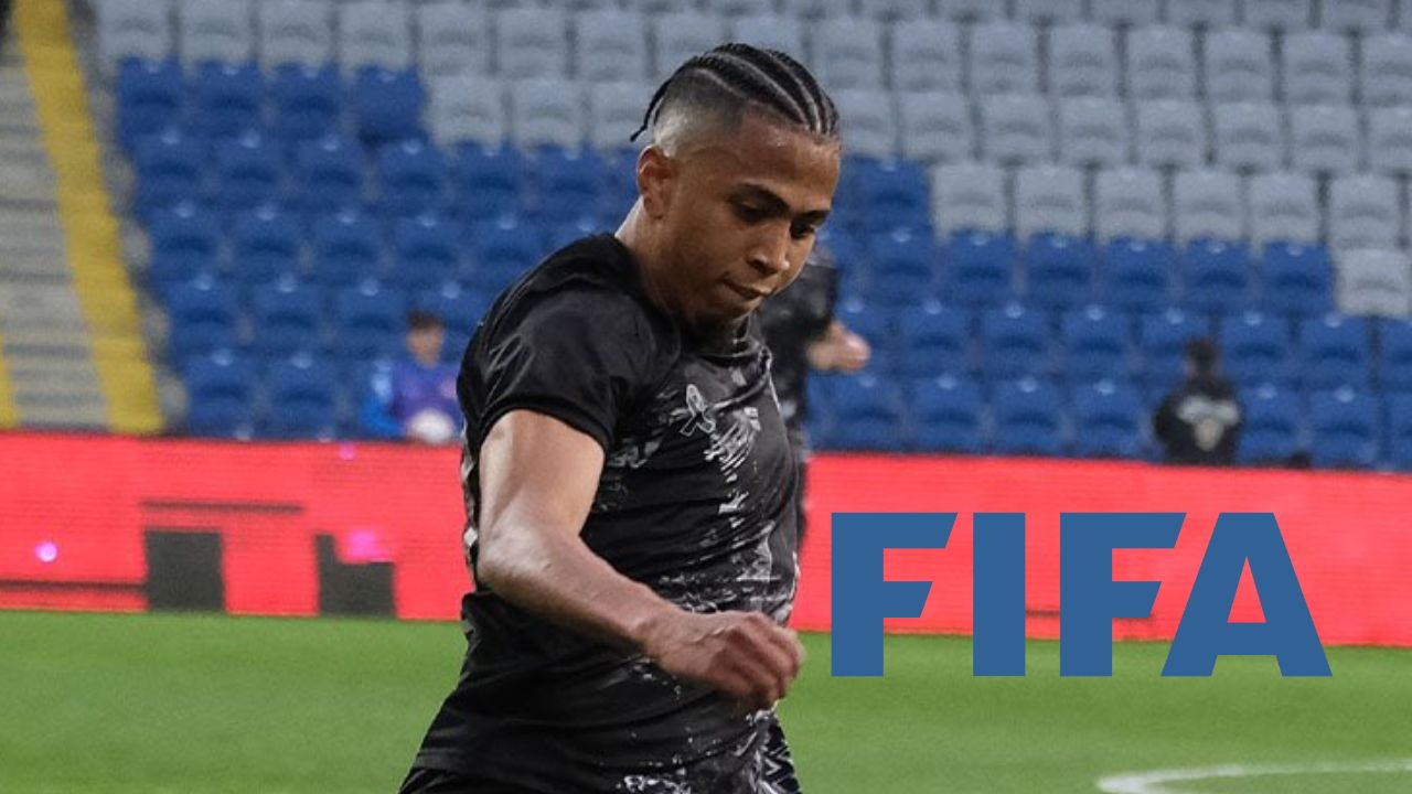Rigo Rivas espera resolución de la FIFA para buscar su nuevo equipo