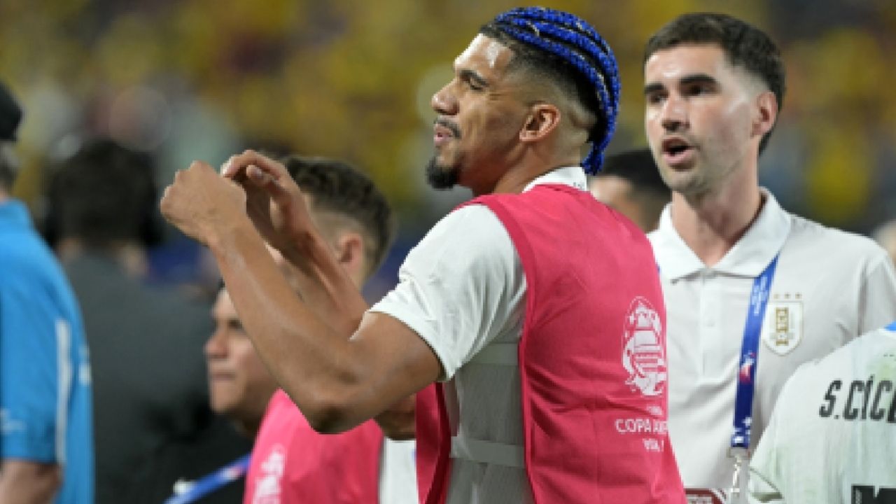 Ronald Araújo hace polémico gesto tras quedar eliminado de la Copa América